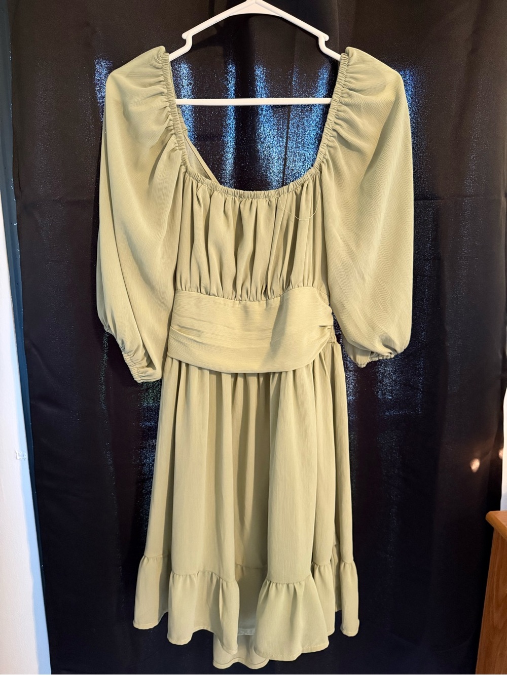 Sage Green Puff-Sleeve Midi Dress